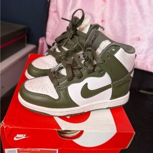 Nike dunks , white and green size 12c